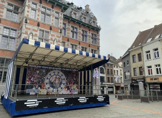 podium_halle.jpg