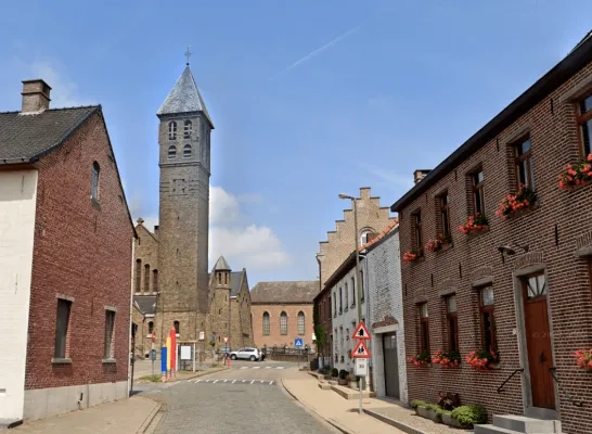 De kerktoren in Heikruis