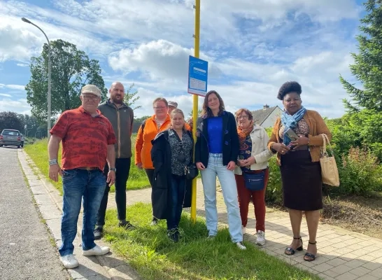 PVDA bij één van de geschrapte bushaltes in de Heuvelwijk in Halle