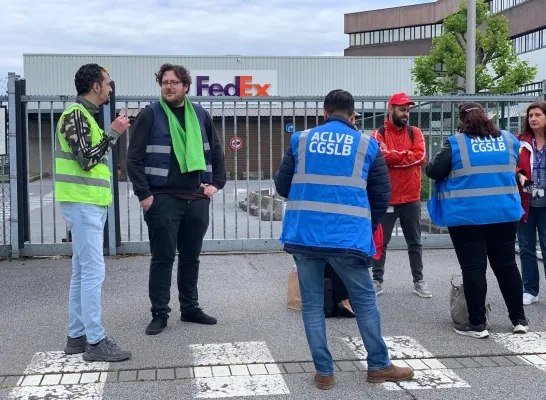 De vakbonden bij FedEx protesteren tegen de geplande ontslagen