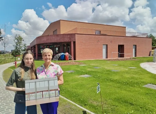 De gloednieuwe dorpsschool in Oetingen (Gooik)