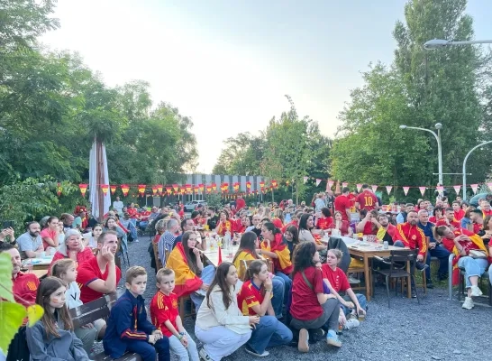 Het Asiat Park in Vilvoorde ziet Spanje Europees kampioen worden