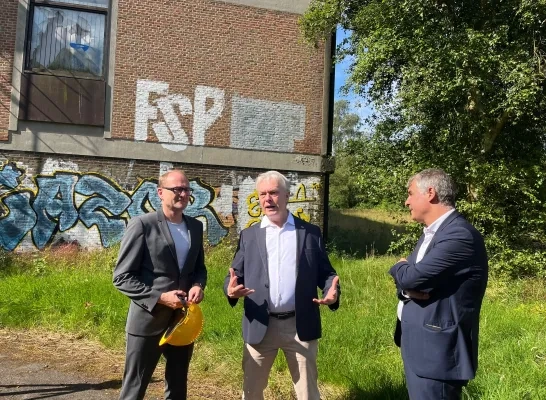 Vlaams minister Ben Weyts, VUB-rector Jan Danckaert en GO!-topman Koen Pelleriaux