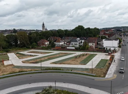 De nieuws stadsparking aan de Suikerkaai in Halle biedt plaats aan 157 wagens.