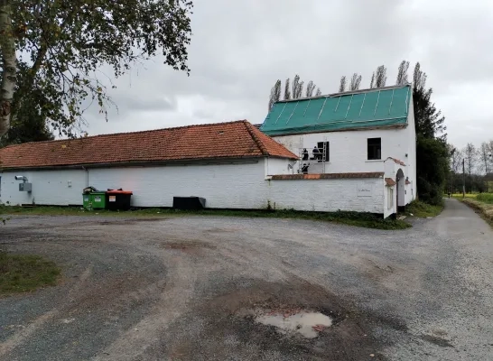 Feestzaal De Witte Hoeve in Vlezenbeek verzegeld