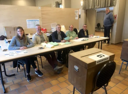 Geen lange wachtrijen aan het stembureau in Herne