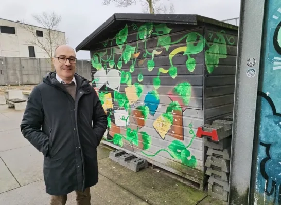 waarnemend burgemeester Jan De Backer laat het jeugdhuis tijdelijk sluiten