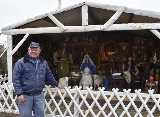 Roland uit Steenokkerzeel werkt opnieuw 2 weken aan 31ste kerststal: “Ik geef niet af”