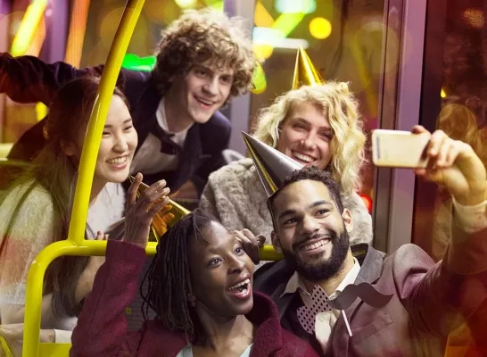 De Lijn zet vannacht en morgen 11 feestbussen in