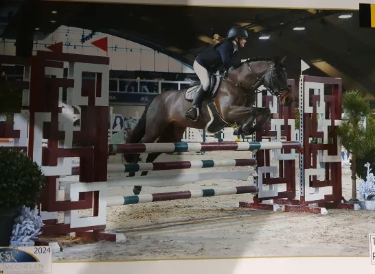 12-jarige Lize Brouwers uit Meise pakt met pony Otje brons op nationale finale tijdens Jumping Mechelen