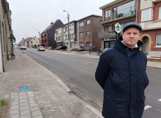 Parkeerplaatsen in Wolvertemseteenweg in Merchtem verdwijnen door heraanleg fiets- en voetpaden