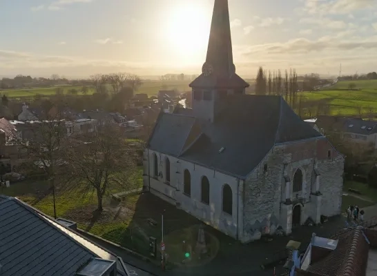 Klokkenjagers schrijven boek ‘De klokken van Sint-Pieters-Leeuw’: “Achter elke klok zit een verhaal”