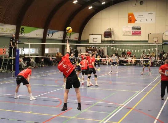 Heren van Volley Eternit Kapelle-op-den-Bos kloppen Doornik met 3-0