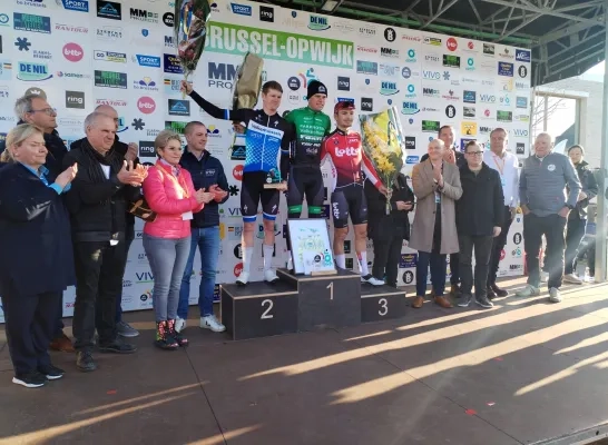 Mathis Avondts wint 75ste Brussel-Opwijk