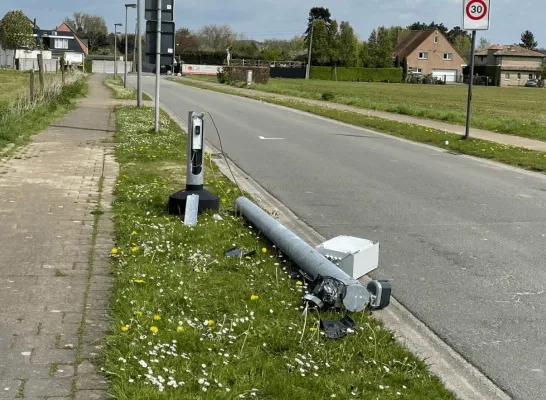 Vandalen zagen trajectcontrole in Kobbegem om