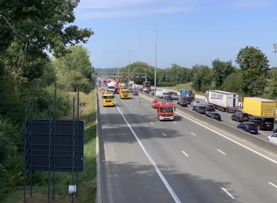 Twee Dodelijke Slachtoffers Na Zwaar Ongeval Op De E40 Richting Brussel ...