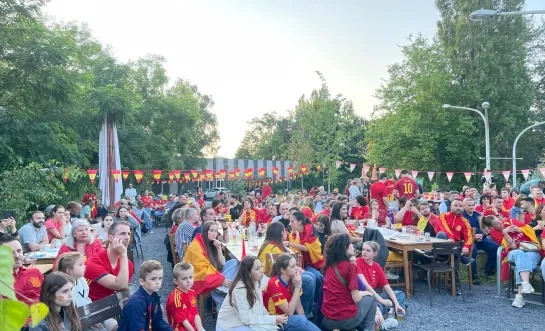 Het Asiat Park in Vilvoorde ziet Spanje Europees kampioen worden