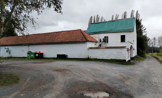 Feestzaal De Witte Hoeve in Vlezenbeek verzegeld