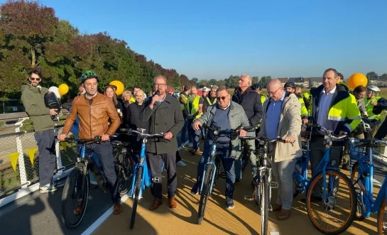 De nieuwe fietsbrug is maar liefst 710 meter lang