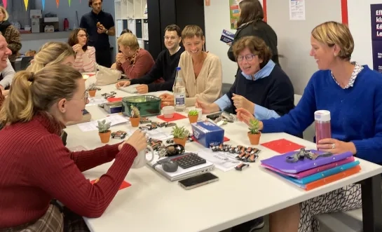 VUB-studenten danken oud-leerkrachten 