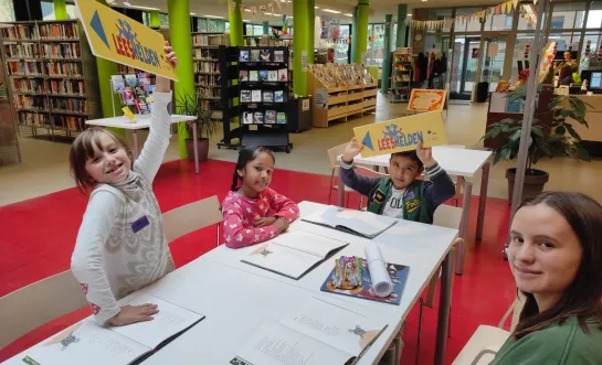 Leeshelden actief in de bibliotheek van Steenokkerzeel