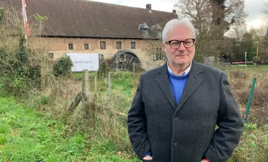 De ingrijpende restauratie- en herbestemmingswerken aan de Liermolen in Grimbergen zijn van start gegaan.