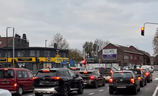 Zware verkeersagressie in Zaventem: vrachtwagenchauffeur bewerkt collega met ijzeren staaf omdat hij hem niet laat invoegen