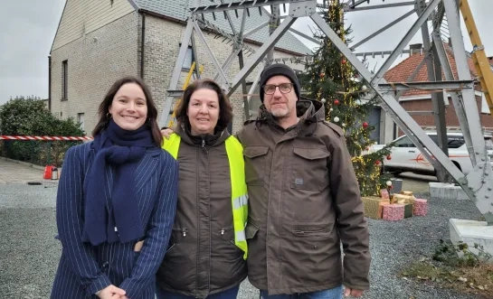 Lichtjes schitteren weer in hoogspanningsmast 'Eiffeltoren' in Merchtem: “De toren verbindt de buurt” 