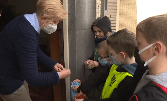 Kinderen komen op 31 december hun 'Gosjdieël' ophalen