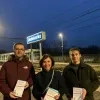 Lokale Open VLD-afdelingen voeren met Kamerlid Irina De Knop actie aan het station van Liedekerke